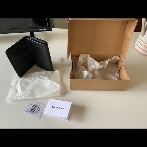 Coach Wallet - Picture 3 of 4